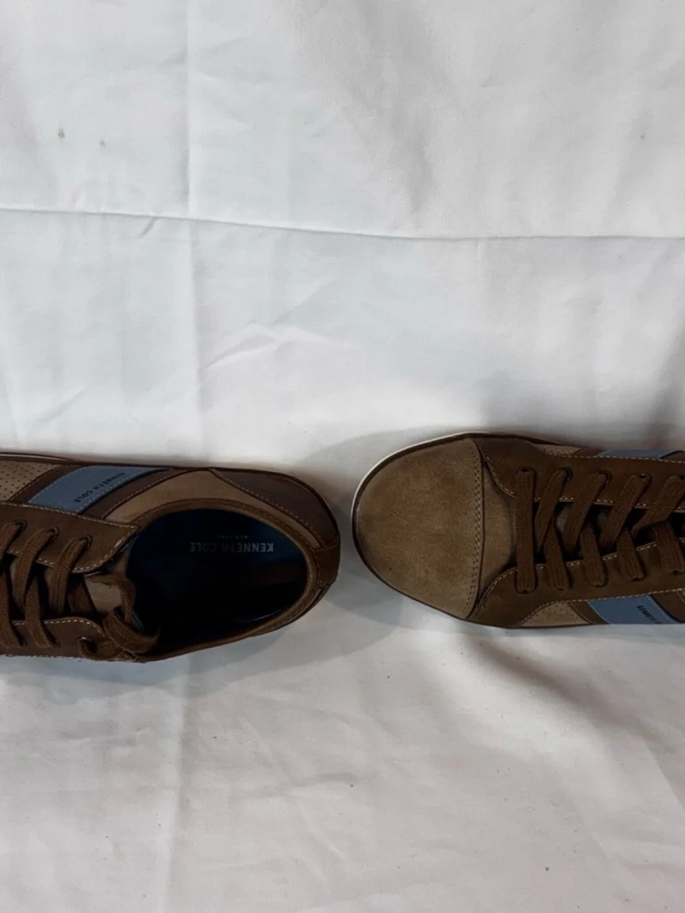 Kenneth Cole Boys Youth Low Sneakers Sz 4 Tan Brown Blue Stripe Dress Casual